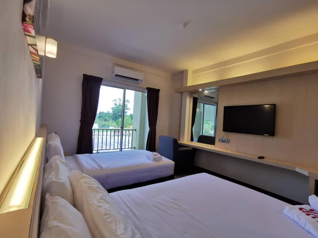 Sungai Kechil Serdang Lake View Resort מראה חיצוני תמונה